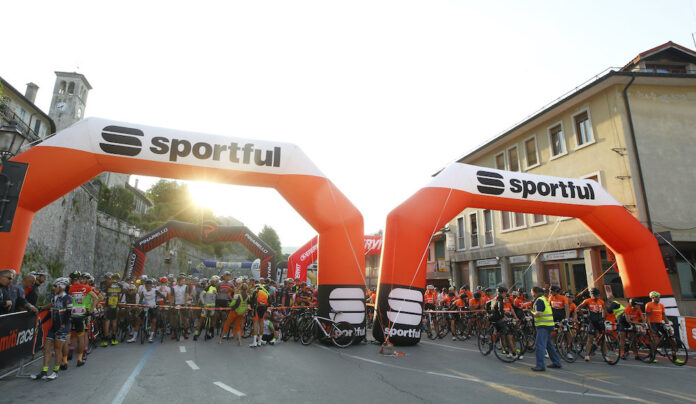 La partenza della GF Sportful Dolomiti Race La partenza della GF Sportful Dolomiti Race