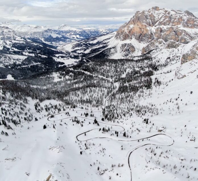 passo-valparola-innevato