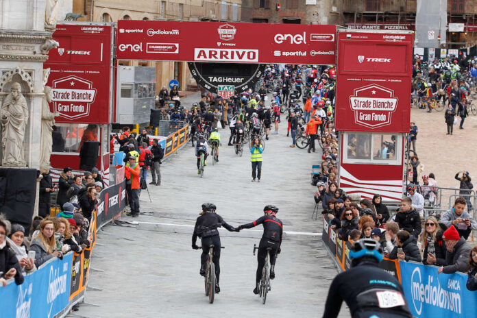 L'arrivo dell'edizione 2018 della Gran Fondo Strade Bianche