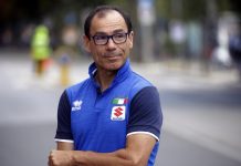 Il comico Omar Fantini attacca i ciclisti: ecco cosa ha detto. La rabbia di Cassani