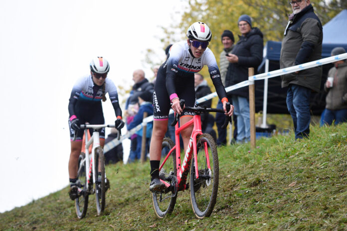Valentina Corvi seguita a Lucia Bramati a Hittnau - credit Elisa Haumesser Corvi