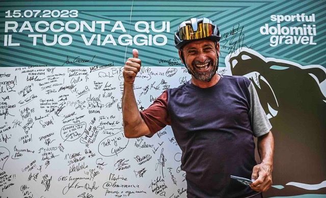 Paolo-Bettini-e-wall-of-fame-copia