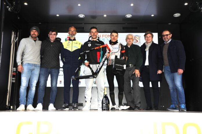 PODIO-MASCHILE-GRANFONDO