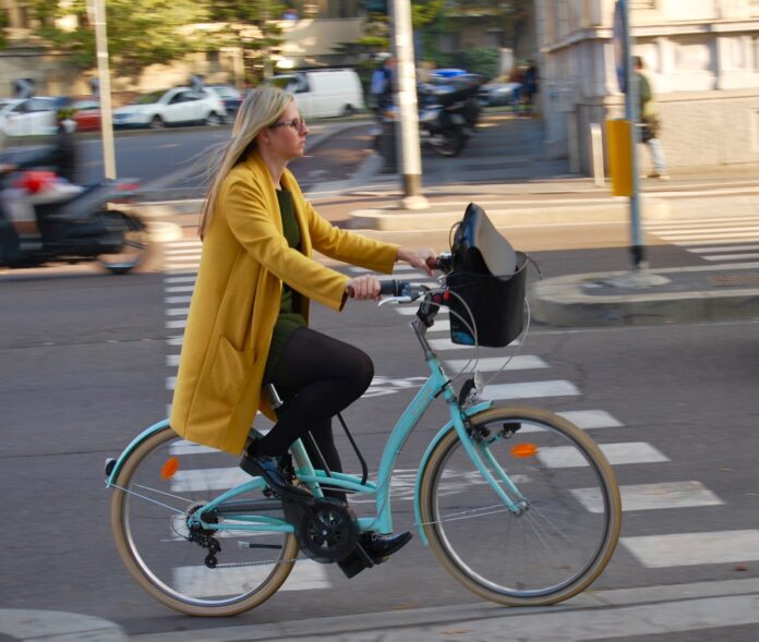 FIAB_SEM_BikeToWork_donna-scaled