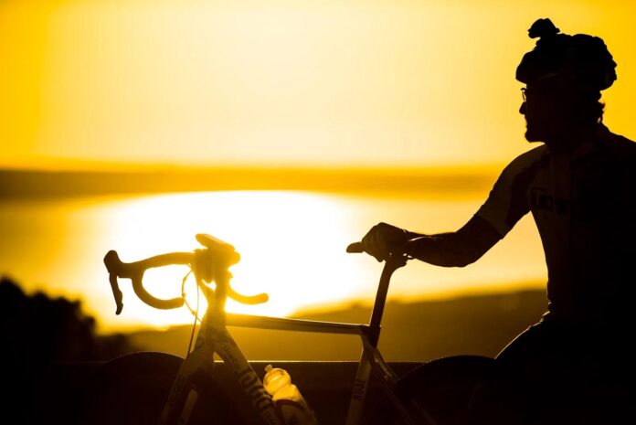 Cachon, Gravel Bike, tramonto (copyright obbligatorio Ismael Ibanez Ruiz)