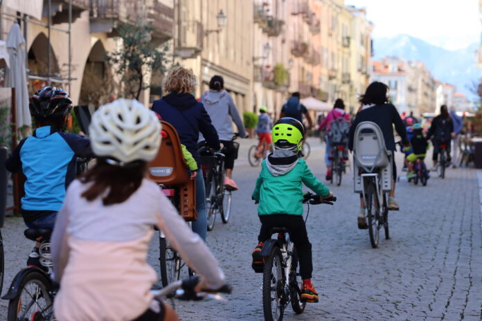 24092023_Bimbi-in-bici-1-scaled