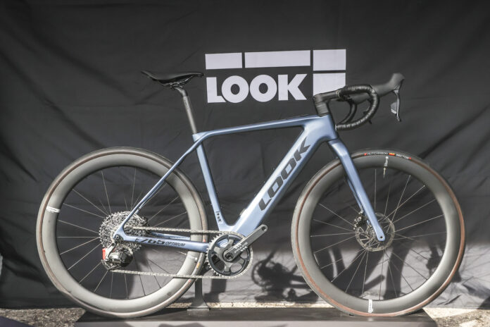 Look010 Look E-765