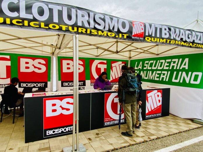 italian-bike-festival-stand