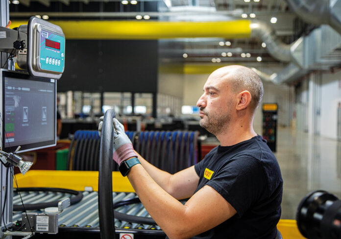 Cartolina-extra-dicembre-2024-Pirelli-0 Pirelli costruzione gomma