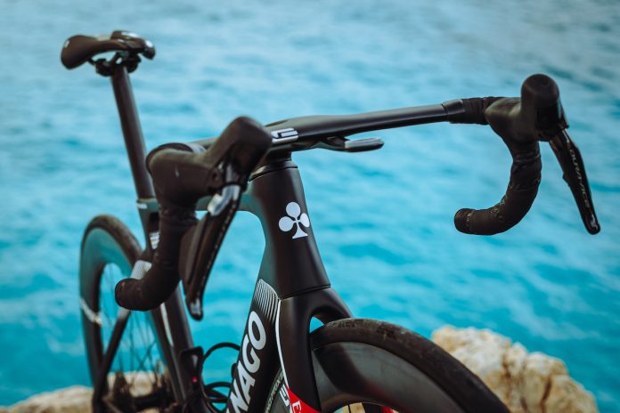 Colnago-V4Rs_1-696x464 Colnago