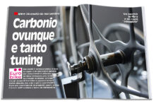 Carbonio ovunque e tanto tuning