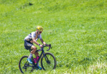 L’estate in bici: i consigli di Davide Cassani per pedalare al caldo Caldo