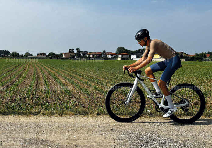Cartolina-extra-luglio-2025-Mondraker-0 Arid Carbon