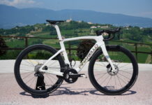 Nuova Pinarello F Series, una “mini Dogma” per un pubblico più ampio F Series